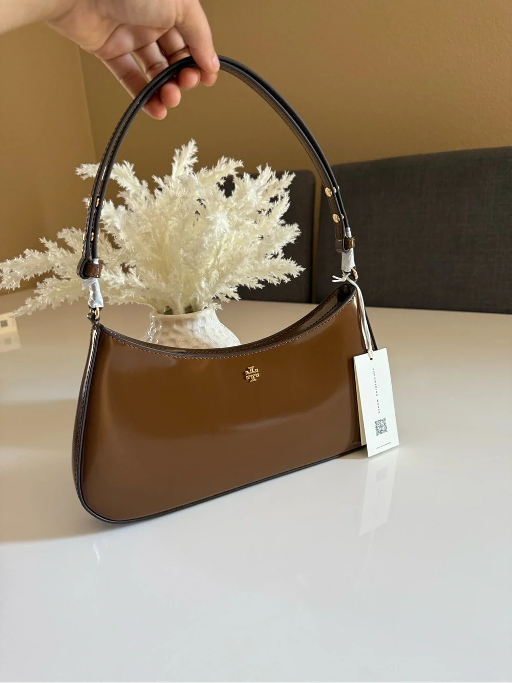 NWT , tory burch Emerson smooth shoulder bag brown rich walnut $400